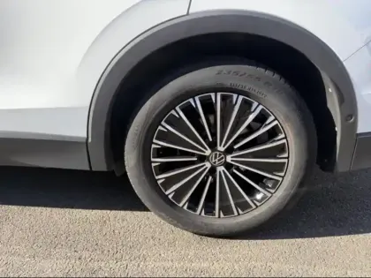 Photo 6 Volkswagen Tiguan  1.5 eTSI 150ch Elegance DSG7