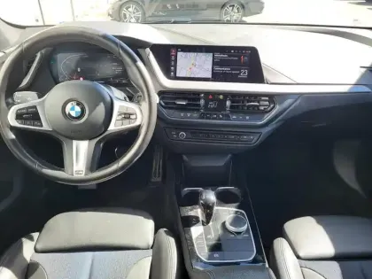 Photo 9 BMW Serie 1 Série 1 118dA 150ch M Sport