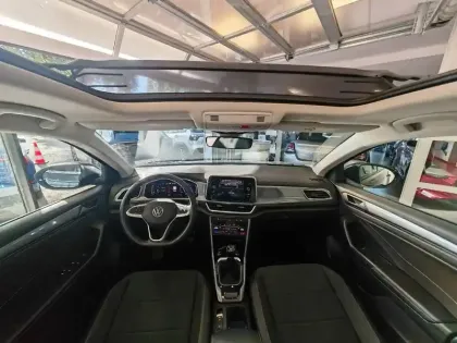 Photo 9 Volkswagen T-roc  1.5 TSI EVO 150ch Style