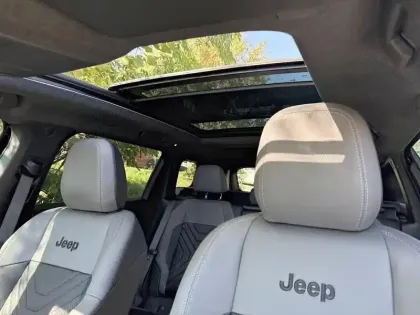 Photo 12 Jeep Compass  1.6 Turbo T4 225ch e-Hybrid Plug-in First Edition BVR7