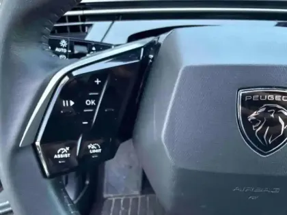 Photo 13 Peugeot 3008  Electrique 210ch Batterie 73 kWh Allure