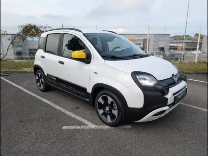 Photo 17 Fiat Panda  Pandina 1.0 65ch BSG S&S Hybrid Cross (Step1)