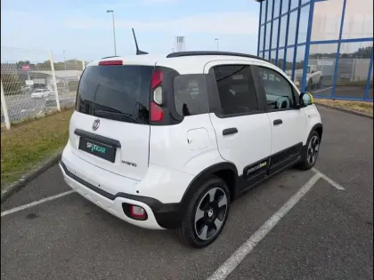 Photo 19 Fiat Panda  Pandina 1.0 65ch BSG S&S Hybrid Cross (Step1)