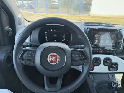 Photo 11 Fiat Panda  Pandina 1.0 65ch BSG S&S Hybrid Cross (Step1)