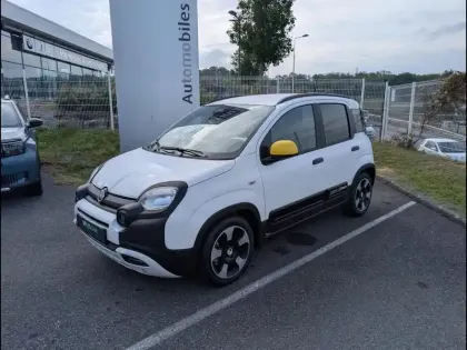 Photo 15 Fiat Panda  Pandina 1.0 65ch BSG S&S Hybrid Cross (Step1)