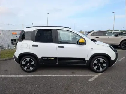 Photo 18 Fiat Panda  Pandina 1.0 65ch BSG S&S Hybrid Cross (Step1)