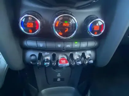 Photo 11 Mini Mini  Cooper 136ch  Edition Camden BVA7