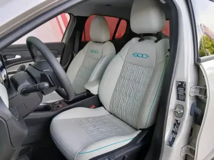 Photo 10 Fiat 600  1.2 Hybrid Turbo 110ch La Prima eDCT6
