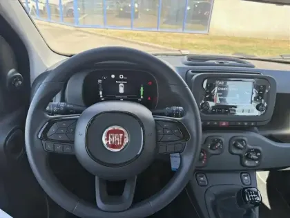 Photo 11 Fiat Panda  Pandina 1.0 65ch BSG S&S Hybrid Icône (Step1)