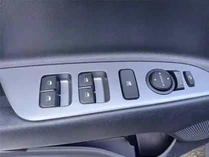 Photo 48 Kia Stonic 1.0 T-GDI 120 CH MHEV IBVM6