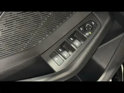 Photo 13 BMW Serie 1 Série 1 116A 122ch M Sport Design DKG7