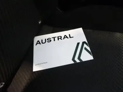 Photo 10 Renault Austral  1.2 E-Tech full hybrid 200ch Iconic esprit Alpine- 24