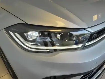 Photo 9 Volkswagen Polo  1.0 TSI 116ch R-Line Edition DSG7