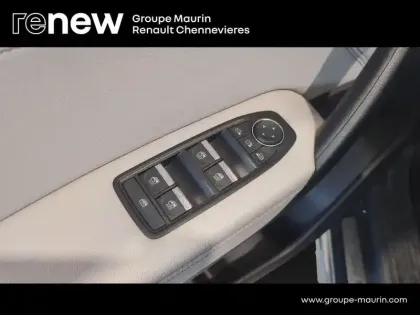 Photo 10 Renault Captur  1.6 E-Tech hybride 145ch Iconic