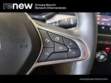 Photo 14 Renault Captur  1.6 E-Tech hybride 145ch Iconic