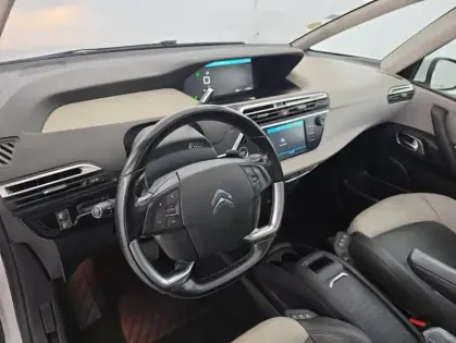 Photo 17 Citroën C4 Picasso BlueHDi 160ch Shine EAT8 Suréquipé