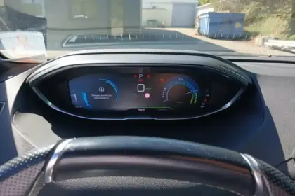 Photo 18 Peugeot 3008  Hybrid 225 e-EAT8