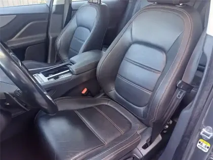 Photo 38 Jaguar F-Pace 2.0 D - 180 CH AWD BVA8