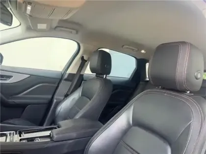 Photo 18 Jaguar F-Pace 2.0 D - 180 CH AWD BVA8