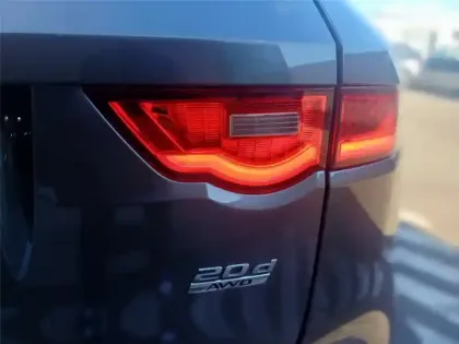 Photo 15 Jaguar F-Pace 2.0 D - 180 CH AWD BVA8