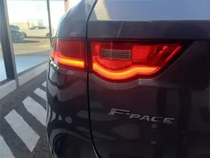 Photo 12 Jaguar F-Pace 2.0 D - 180 CH AWD BVA8