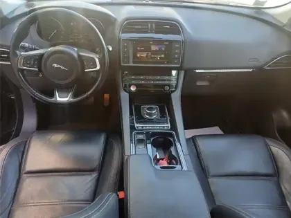 Photo 69 Jaguar F-Pace 2.0 D - 180 CH AWD BVA8