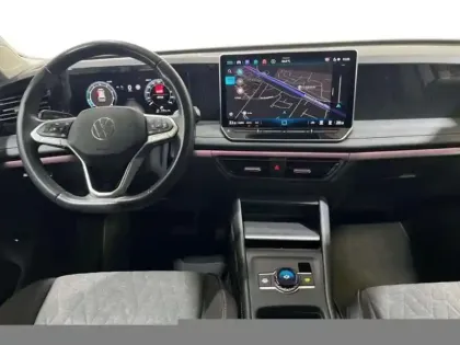 Photo 10 Volkswagen Tiguan 1.5 eTSI 130ch DSG7 VW Edition
