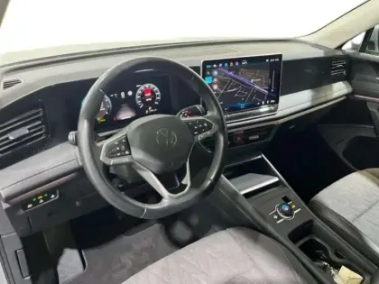 Photo 8 Volkswagen Tiguan 1.5 eTSI 130ch DSG7 VW Edition