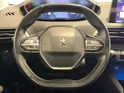 Photo 15 Peugeot 3008  1.2 130 Allure Toit pano / Carplay / camera 180 / GPS