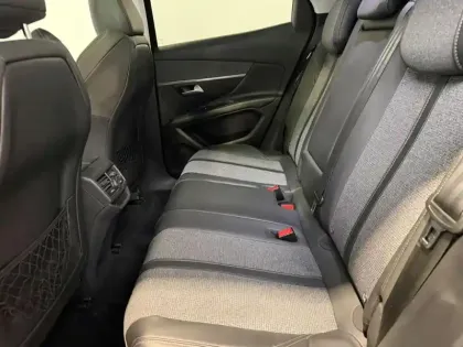 Photo 10 Peugeot 3008  1.2 130 Allure Toit pano / Carplay / camera 180 / GPS