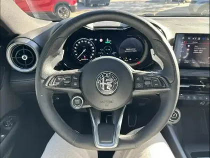 Photo 11 Alfa Romeo Tonale  1.5 Ibrida 175ch Veloce TCT