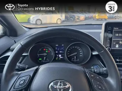 Photo 12 Toyota C-HR  122h Distinctive 2WD E-CVT RC18