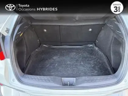 Photo 9 Toyota C-HR  122h Distinctive 2WD E-CVT RC18