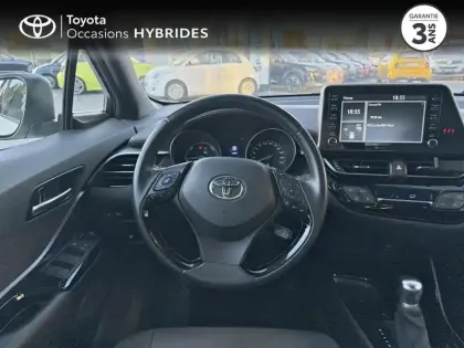 Photo 8 Toyota C-HR  122h Distinctive 2WD E-CVT RC18