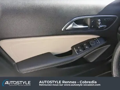 Photo 13 Mercedes Classe A  250 Version Sport 7G-DCT