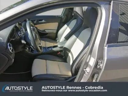Photo 12 Mercedes Classe A  250 Version Sport 7G-DCT