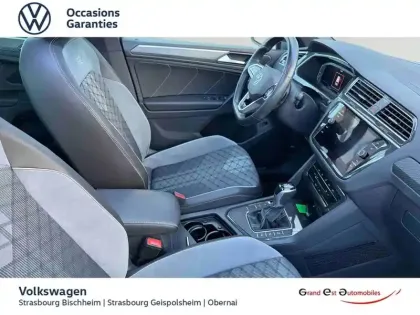 Photo 11 Volkswagen Tiguan  1.5 TSI 150ch R-Line DSG7