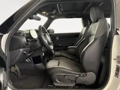 Photo 8 Mini Mini  Cooper 136ch Edition Premium Plus BVA7