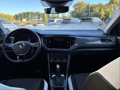 Photo 13 Volkswagen T-roc  1.5 TSI EVO 150ch Carat DSG7 S&S