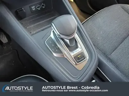 Photo 13 Renault Captur  1.6 E-Tech hybride rechargeable 160ch Intens -21