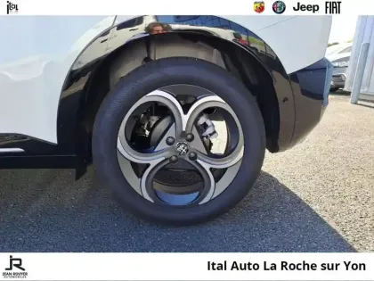 Photo 10 Alfa Romeo Junior  1.2 Ibrida 145ch Sport Speciale e-DCT6 Q4