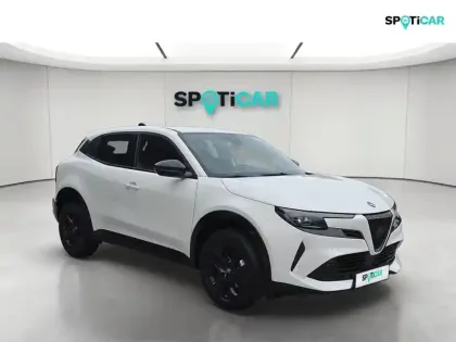 Photo 8 Alfa Romeo Junior  1.2 Ibrida 145ch e-DCT6