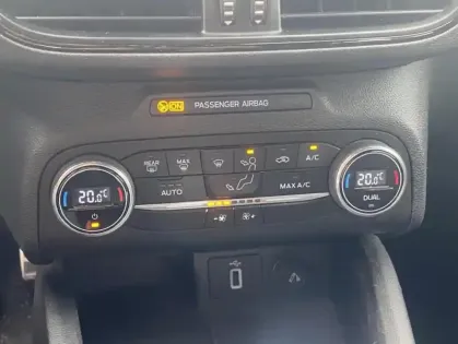 Photo 11 Ford Focus IV 5P - 1.0 EcoBoost 125 ch S&S St Line