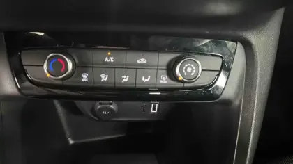 Photo 22 Opel Corsa  1.2 Turbo 100 ch