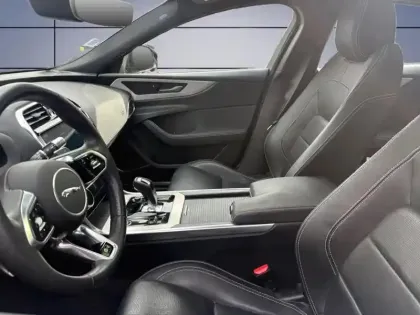 Photo 42 Jaguar Xe  D180 R-Dynamic SE AWD BVA8
