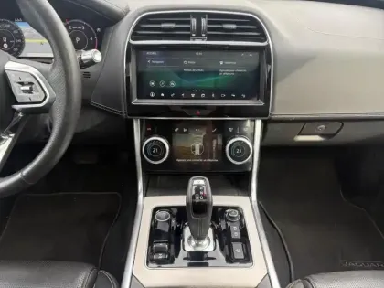 Photo 29 Jaguar Xe  D180 R-Dynamic SE AWD BVA8