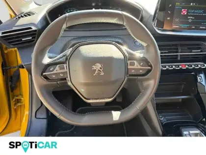 Photo 11 Peugeot 208  e- 136ch Style