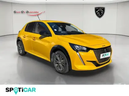 Photo 7 Peugeot 208  e- 136ch Style