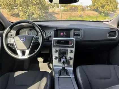 Photo 61 Volvo V60 T3 152 CH GEARTRONIC 6