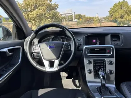 Photo 24 Volvo V60 T3 152 CH GEARTRONIC 6